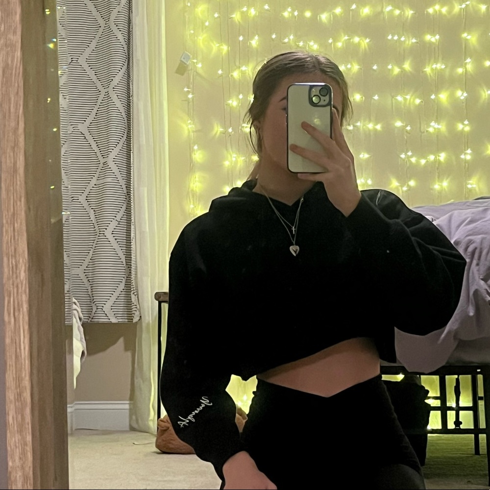 cropped black hoodie